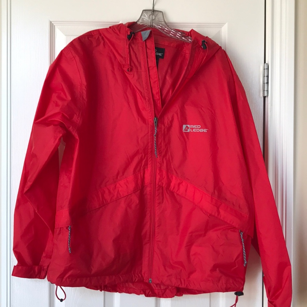 Red Ledge Men’s Rain Jacket. Size M.